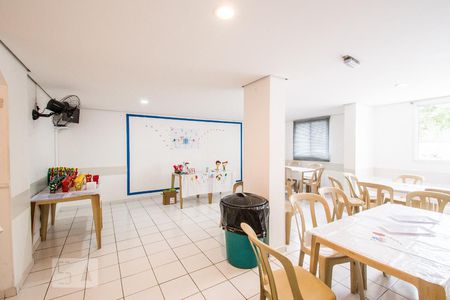 Apartamento para alugar com 48m², 2 quartos e 1 vagaÁrea Comum - Salão de Festas
