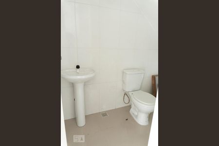 Banheiro 3 de casa para alugar com 2 quartos, 60m² em Canudos, Novo Hamburgo
