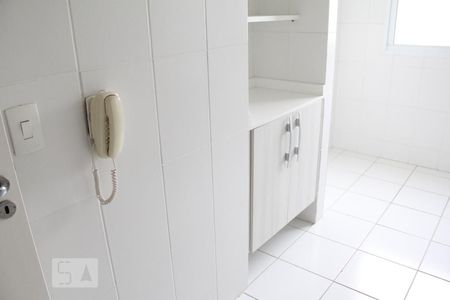 Cozinha de apartamento para alugar com 2 quartos, 54m² em Jardim das Samambaias, Jundiaí