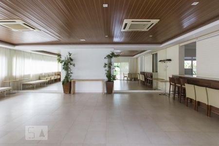 Apartamento para alugar com 70m², 3 quartos e 1 vaga Apartamento para alugar com 70m², 3 quartos e 1 vagaÁrea Comum