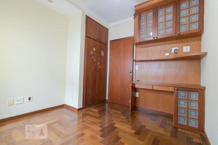 Casa de condomínio à venda com 458m², 4 quartos e 3 vagas Casa de condomínio à venda com 458m², 4 quartos e 3 vagasSuíte 01