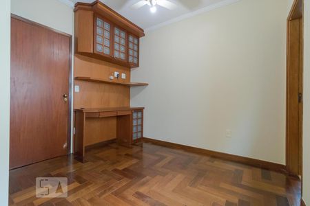 Casa de condomínio à venda com 458m², 4 quartos e 3 vagas Casa de condomínio à venda com 458m², 4 quartos e 3 vagasSuíte 01