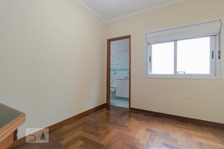 Casa de condomínio à venda com 458m², 4 quartos e 3 vagas Casa de condomínio à venda com 458m², 4 quartos e 3 vagasSuíte 01