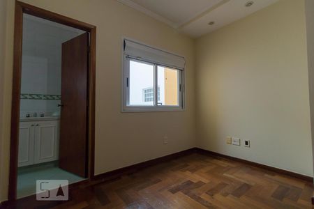 Casa de condomínio à venda com 458m², 4 quartos e 3 vagas Casa de condomínio à venda com 458m², 4 quartos e 3 vagasSuíte 01