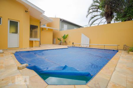Casa de condomínio à venda com 458m², 4 quartos e 3 vagas Casa de condomínio à venda com 458m², 4 quartos e 3 vagasPiscina