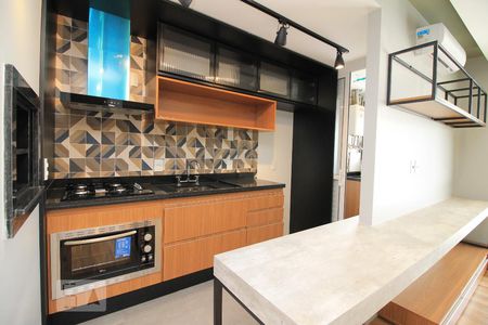 Cozinha de apartamento para alugar com 1 quarto, 41m² em Jardim do Salso, Porto Alegre