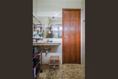 Casa para alugar com 427m², 6 quartos e 6 vagasBanheiro Social