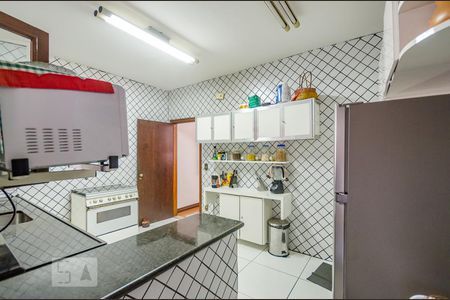 Casa para alugar com 427m², 6 quartos e 6 vagasCozinha