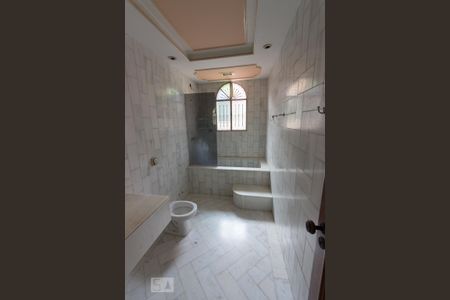 Casa de condomínio para alugar com 130m², 3 quartos e 3 vagas Casa de condomínio para alugar com 130m², 3 quartos e 3 vagasBanheiro Suíte