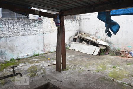 Quintal e Área de serviço de casa para alugar com 2 quartos, 100m² em Parque São Domingos, São Paulo