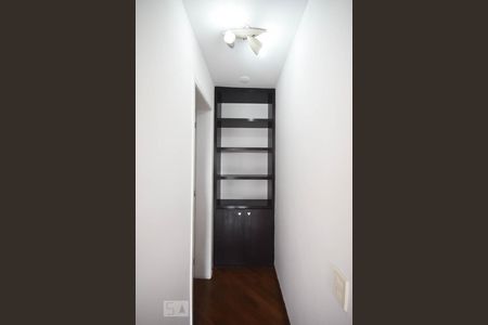 Corredor de apartamento para alugar com 1 quarto, 85m² em Jardim Caboré, São Paulo