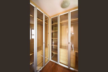 Apartamento para alugar com 85m², 1 quarto e 1 vaga Apartamento para alugar com 85m², 1 quarto e 1 vagaArmário da Suíte