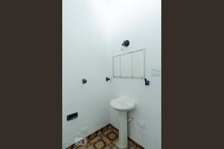 Casa à venda com 133m², 3 quartos e 2 vagas Casa à venda com 133m², 3 quartos e 2 vagasBanheiro