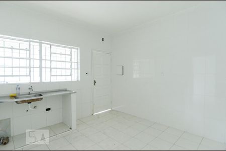 Casa à venda com 133m², 3 quartos e 2 vagas Casa à venda com 133m², 3 quartos e 2 vagasCozinha