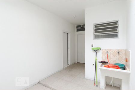 Casa à venda com 133m², 3 quartos e 2 vagas Casa à venda com 133m², 3 quartos e 2 vagasÁrea de serviço