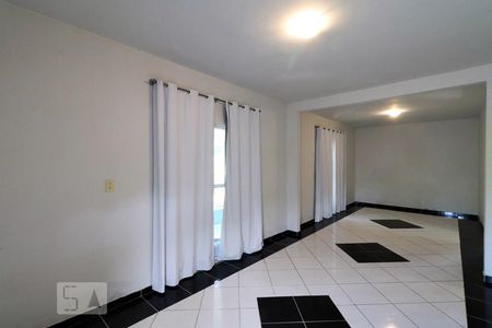 Sala de apartamento para alugar com 2 quartos, 110m² em Vargem Grande, Rio de Janeiro