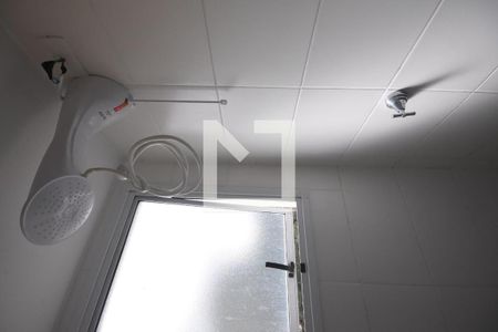 Chuveiro do banheiro de apartamento para alugar com 2 quartos, 42m² em Jardim Parque Morumbi, São Paulo