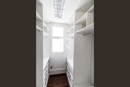 Apartamento para alugar com 123m², 3 quartos e 2 vagas Apartamento para alugar com 123m², 3 quartos e 2 vagasCloset da suíte 1