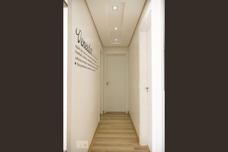 Corredor quartos de apartamento à venda com 2 quartos, 44m² em Jardim Las Vegas, Guarulhos