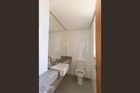 Lavabo de apartamento para alugar com 4 quartos, 150m² em Ouro Preto, Belo Horizonte