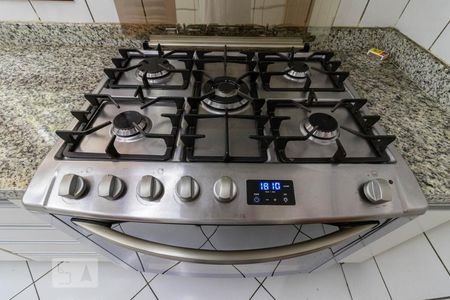 Casa de condomínio à venda com 600m², 4 quartos e 6 vagas Casa de condomínio à venda com 600m², 4 quartos e 6 vagasDetalhe da Cozinha