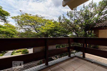 Varanda dos Quartos 1 e 2 de casa de condomínio à venda com 4 quartos, 600m² em Alphaville, Santana de Parnaíba