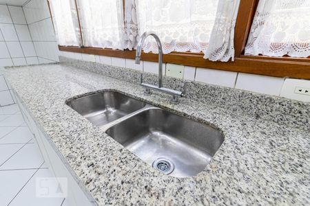 Casa de condomínio à venda com 600m², 4 quartos e 6 vagas Casa de condomínio à venda com 600m², 4 quartos e 6 vagasDetalhe da Cozinha