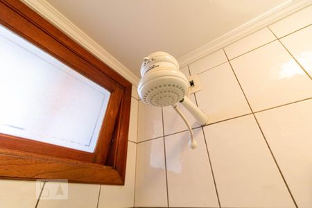 Casa de condomínio à venda com 600m², 4 quartos e 6 vagas Casa de condomínio à venda com 600m², 4 quartos e 6 vagasDetalhe do Banheiro de Serviço