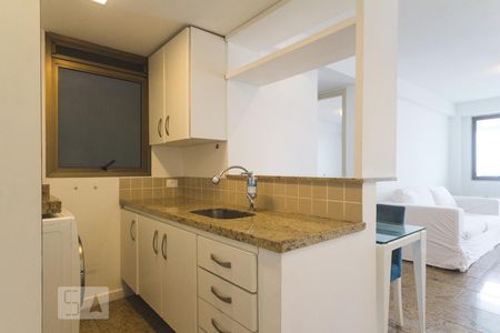 Cozinha de apartamento à venda com 1 quarto, 50m² em Barra da Tijuca, Rio de Janeiro
