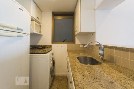 Cozinha de apartamento à venda com 1 quarto, 50m² em Barra da Tijuca, Rio de Janeiro