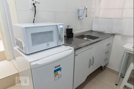 Sala/Quarto/Cozinha de kitnet/studio para alugar com 1 quarto, 14m² em Aclimação, São Paulo