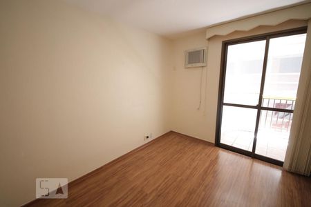 Quarto de apartamento à venda com 2 quartos, 98m² em Icaraí, Niterói