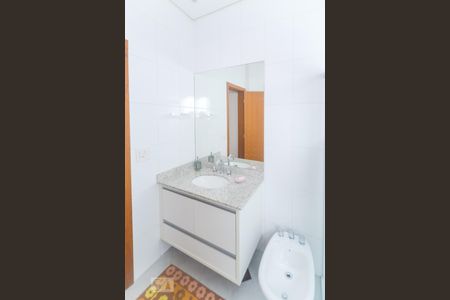 Casa para alugar com 170m², 3 quartos e 2 vagasBanheiro da suíte