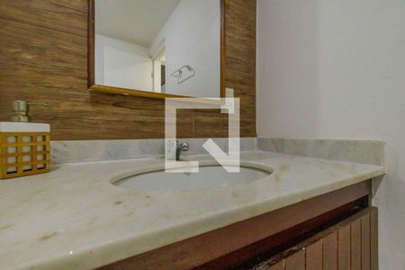 Casa de condomínio à venda com 275m², 4 quartos e 5 vagasBanheiro Social