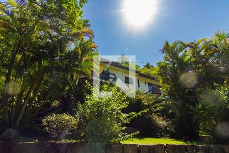 Casa de condomínio à venda com 275m², 4 quartos e 5 vagasFachada