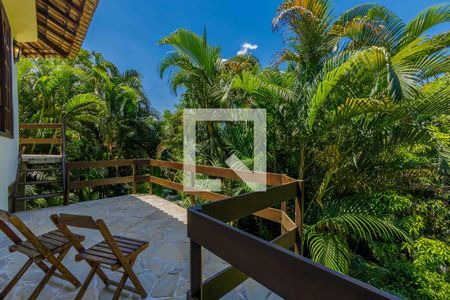 Casa de condomínio à venda com 275m², 4 quartos e 5 vagasQuintal