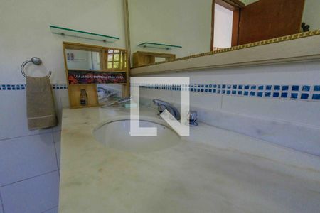 Casa de condomínio à venda com 275m², 4 quartos e 5 vagasBanheiro Suíte