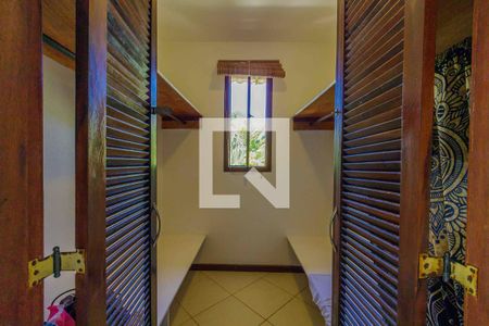 Casa de condomínio à venda com 275m², 4 quartos e 5 vagasCloset Suíte 1