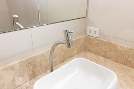 Banheiro de casa para alugar com 3 quartos, 90m² em Higienópolis, Rio de Janeiro