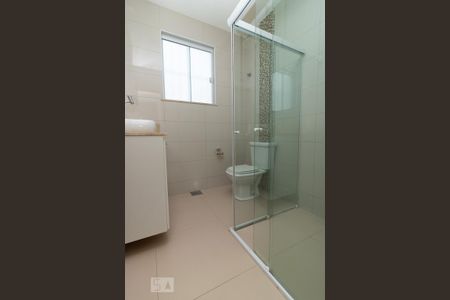 Banheiro de casa para alugar com 3 quartos, 90m² em Higienópolis, Rio de Janeiro