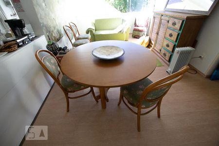 Sala de apartamento à venda com 2 quartos, 63m² em Jardim Botânico, Porto Alegre