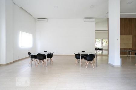 Apartamento para alugar com 44m², 2 quartos e 1 vagaÁrea comum - Salão de festas