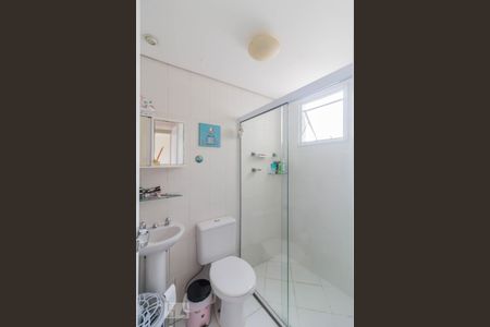 Banheiro da suíte de apartamento para alugar com 2 quartos, 62m² em Vila Rosália, Guarulhos