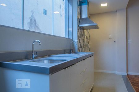 Sala/Cozinha de apartamento para alugar com 1 quarto, 40m² em Santa Teresa, Rio de Janeiro