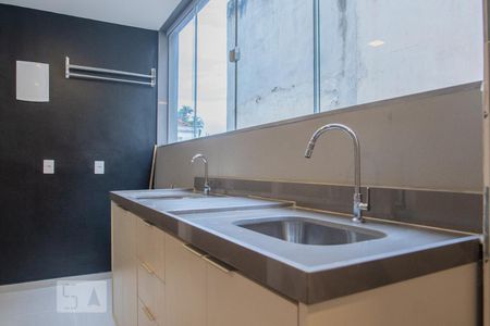 Sala/Cozinha de apartamento para alugar com 1 quarto, 40m² em Santa Teresa, Rio de Janeiro