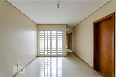 Sala de apartamento para alugar com 2 quartos, 135m² em União, Belo Horizonte