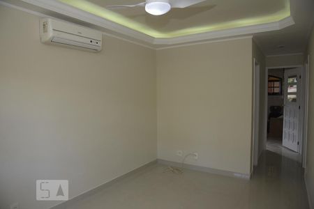 Sala de casa de condomínio à venda com 2 quartos, 112m² em Freguesia (jacarepaguá), Rio de Janeiro