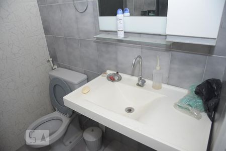 Casa de condomínio à venda com 112m², 2 quartos e 3 vagasBanheiro do Quarto 2 