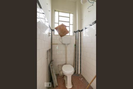 Apartamento à venda com 106m², 2 quartos e sem vaga Apartamento à venda com 106m², 2 quartos e sem vagaBanheiro de Serviço