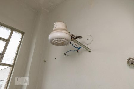 Apartamento à venda com 106m², 2 quartos e sem vaga Apartamento à venda com 106m², 2 quartos e sem vagaBanheiro de Serviço